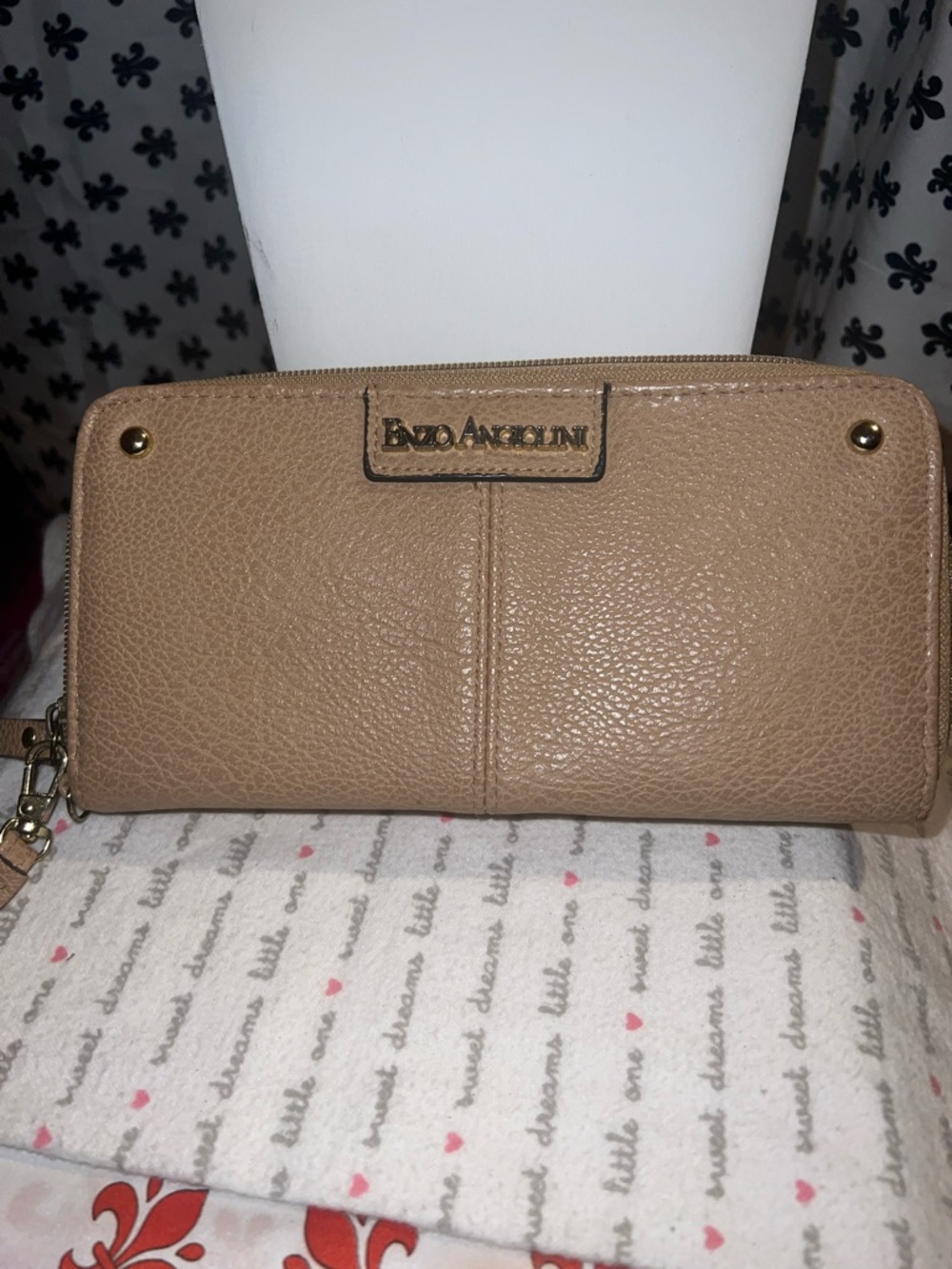 Enzo Angiolini Taupe Pebble Leather Zip Wallet